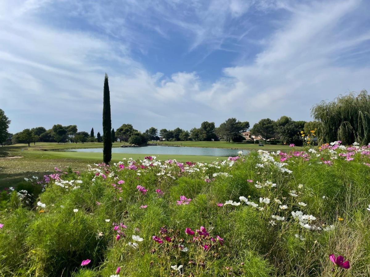 Les Cistes Bed & Breakfast Mallemort Bagian luar foto