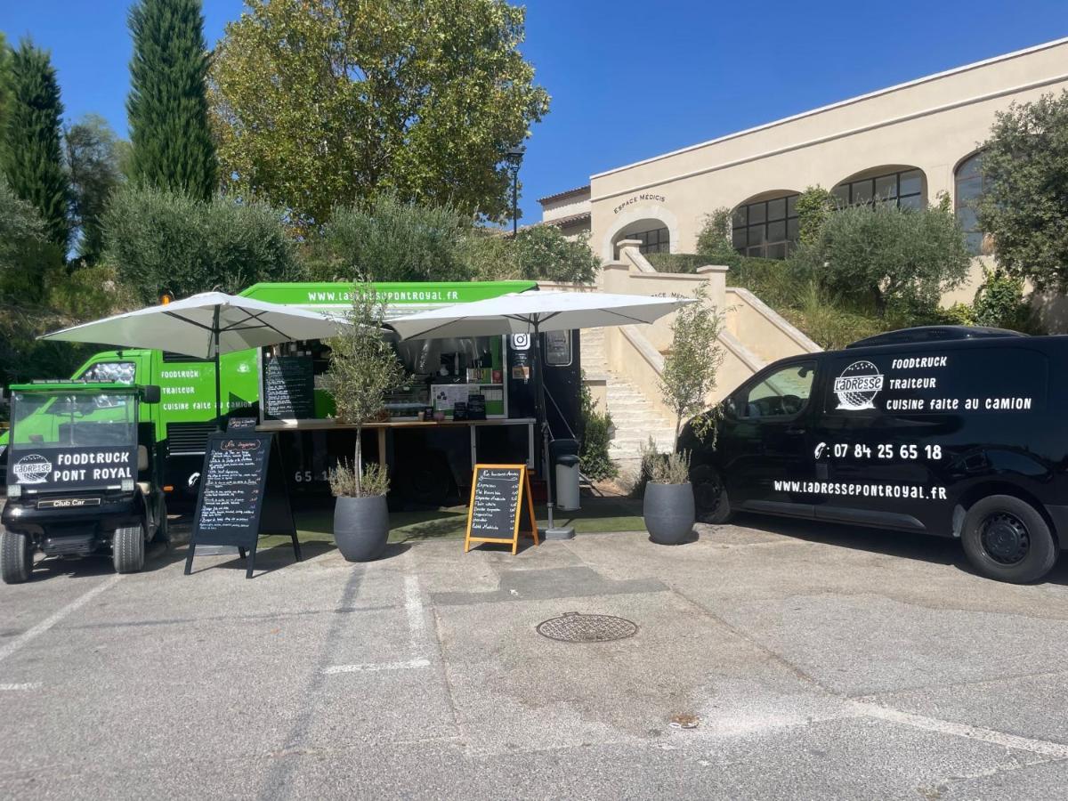 Les Cistes Bed & Breakfast Mallemort Bagian luar foto