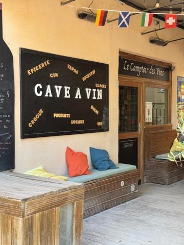 Les Cistes Bed & Breakfast Mallemort Bagian luar foto